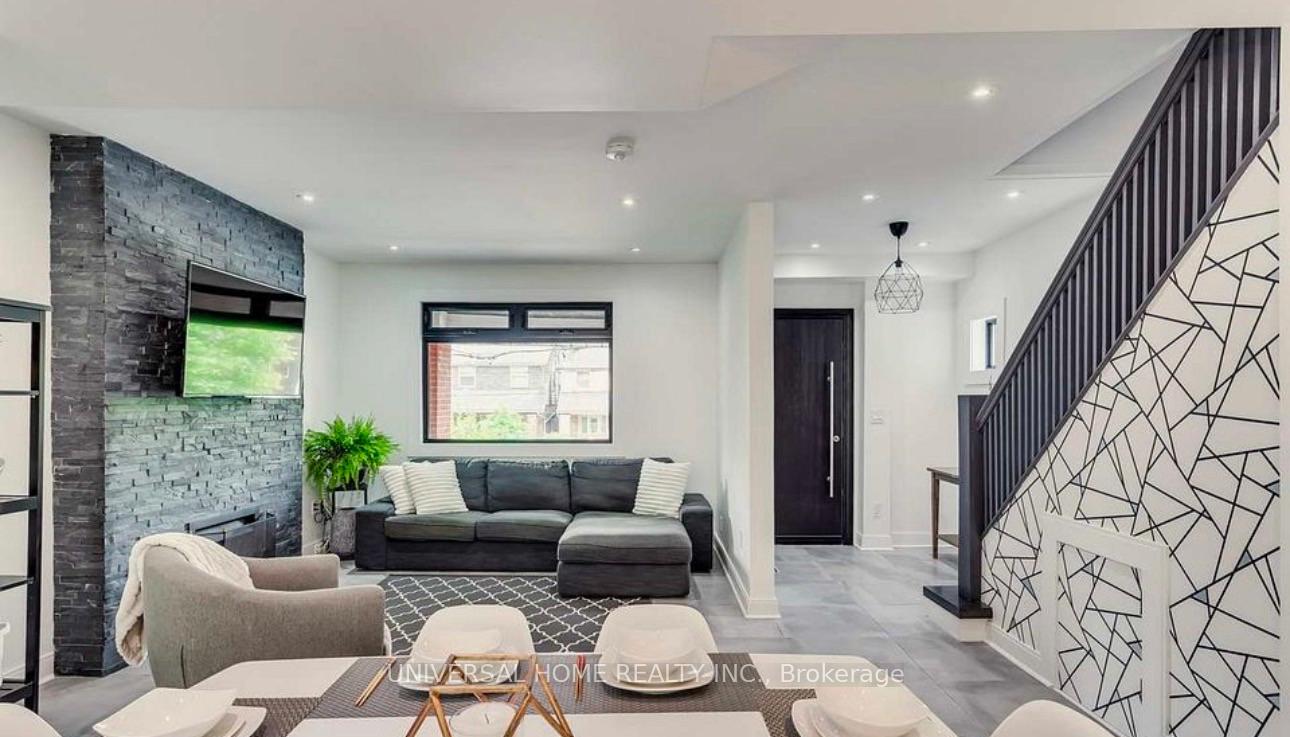 Photo 3 of 52 Lawrence Avenue W, Toronto, Lawrence Park North — HOMEH