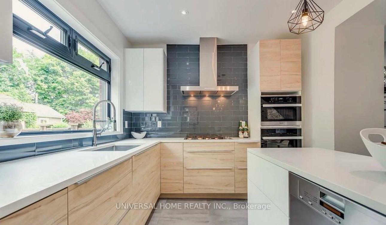 Photo 5 of 52 Lawrence Avenue W, Toronto, Lawrence Park North — HOMEH