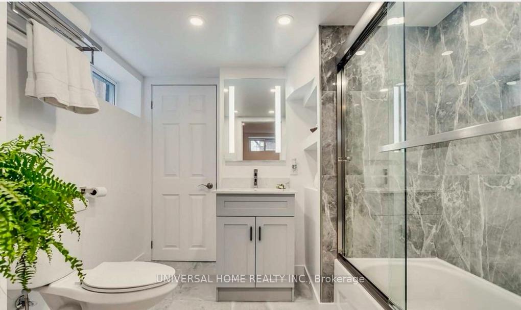 Photo 11 of 52 Lawrence Avenue W, Toronto, Lawrence Park North — HOMEH