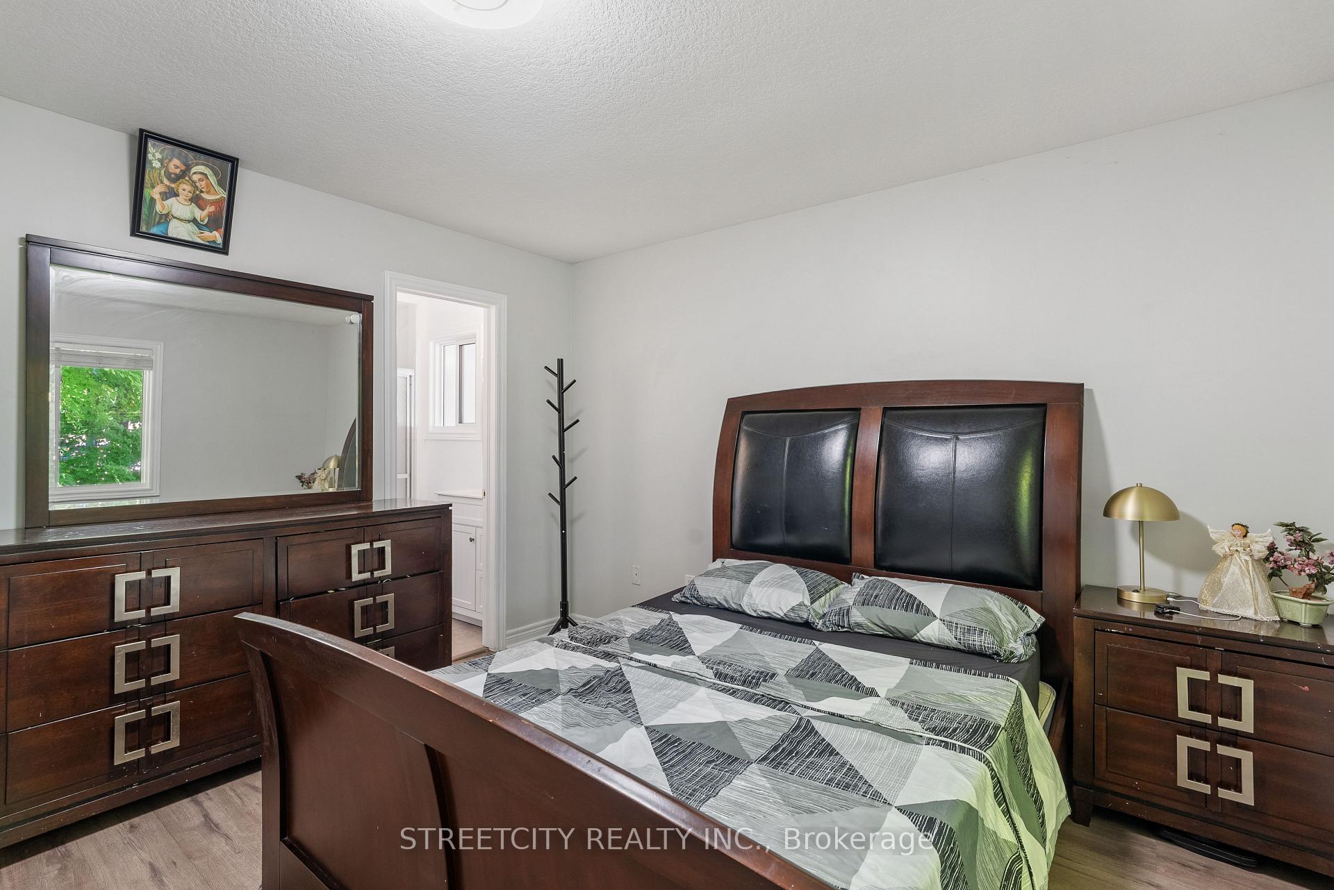 Photo 17 of 131 Bridle Path, Strathroy-Caradoc, SW — HOMEH