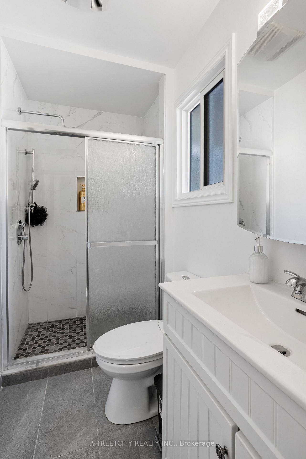 Photo 20 of 131 Bridle Path, Strathroy-Caradoc, SW — HOMEH