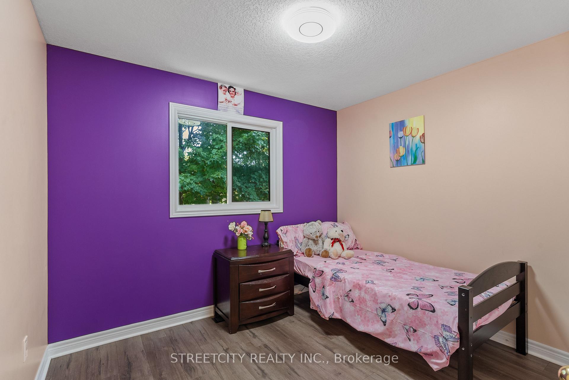 Photo 21 of 131 Bridle Path, Strathroy-Caradoc, SW — HOMEH