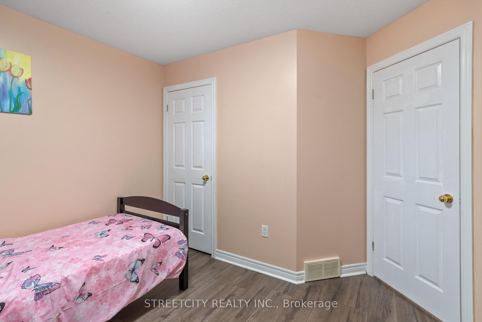 Photo 22 of 131 Bridle Path, Strathroy-Caradoc, SW — HOMEH