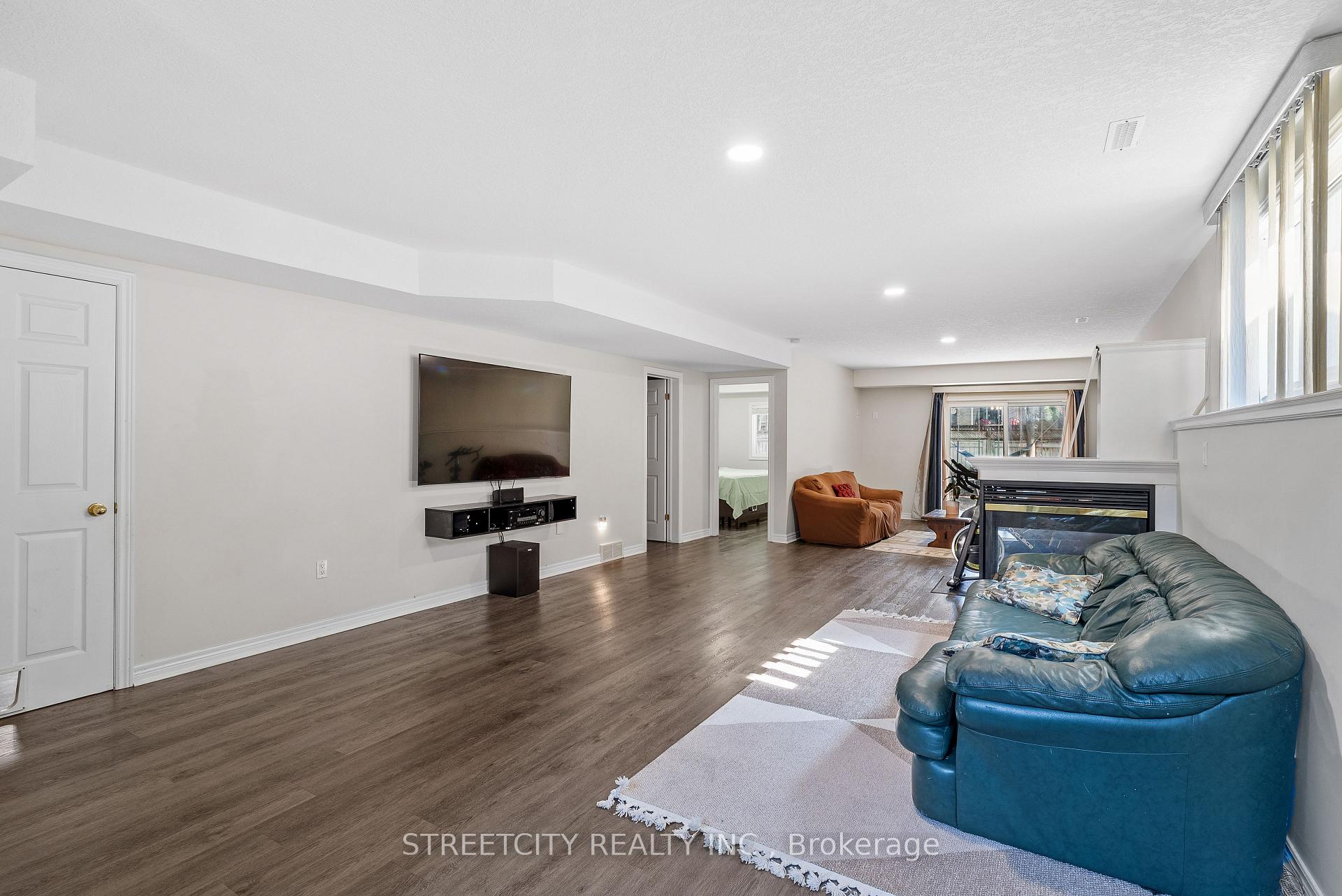 Photo 28 of 131 Bridle Path, Strathroy-Caradoc, SW — HOMEH