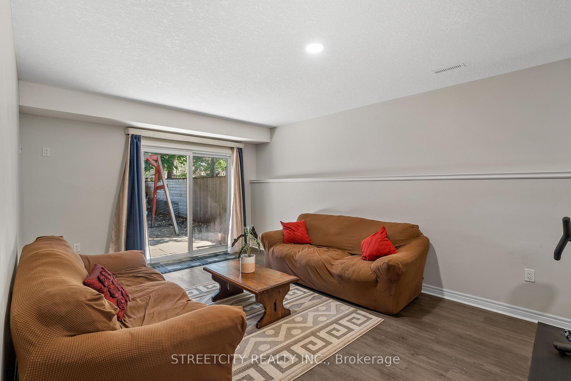 Photo 31 of 131 Bridle Path, Strathroy-Caradoc, SW — HOMEH