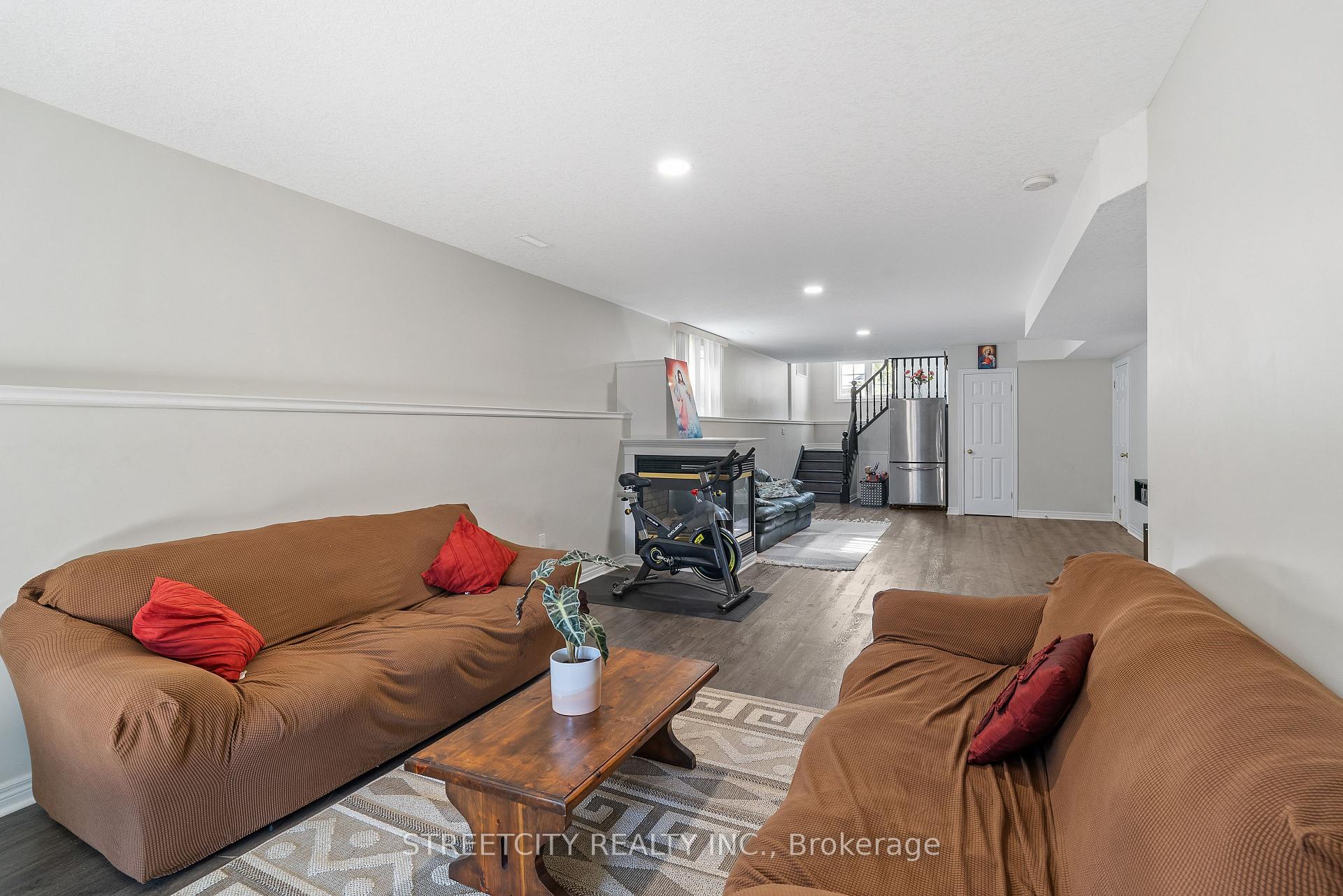 Photo 32 of 131 Bridle Path, Strathroy-Caradoc, SW — HOMEH