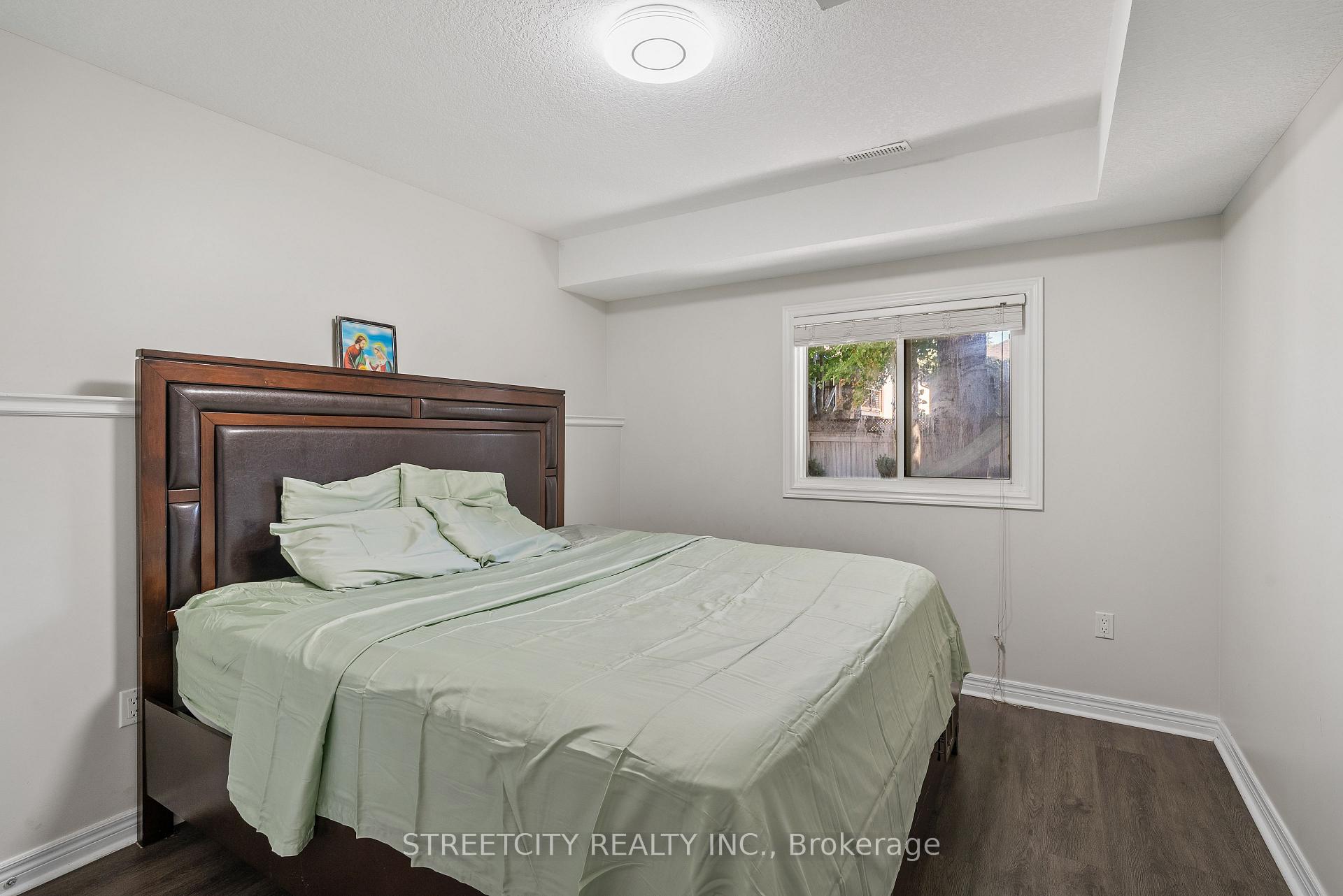Photo 33 of 131 Bridle Path, Strathroy-Caradoc, SW — HOMEH