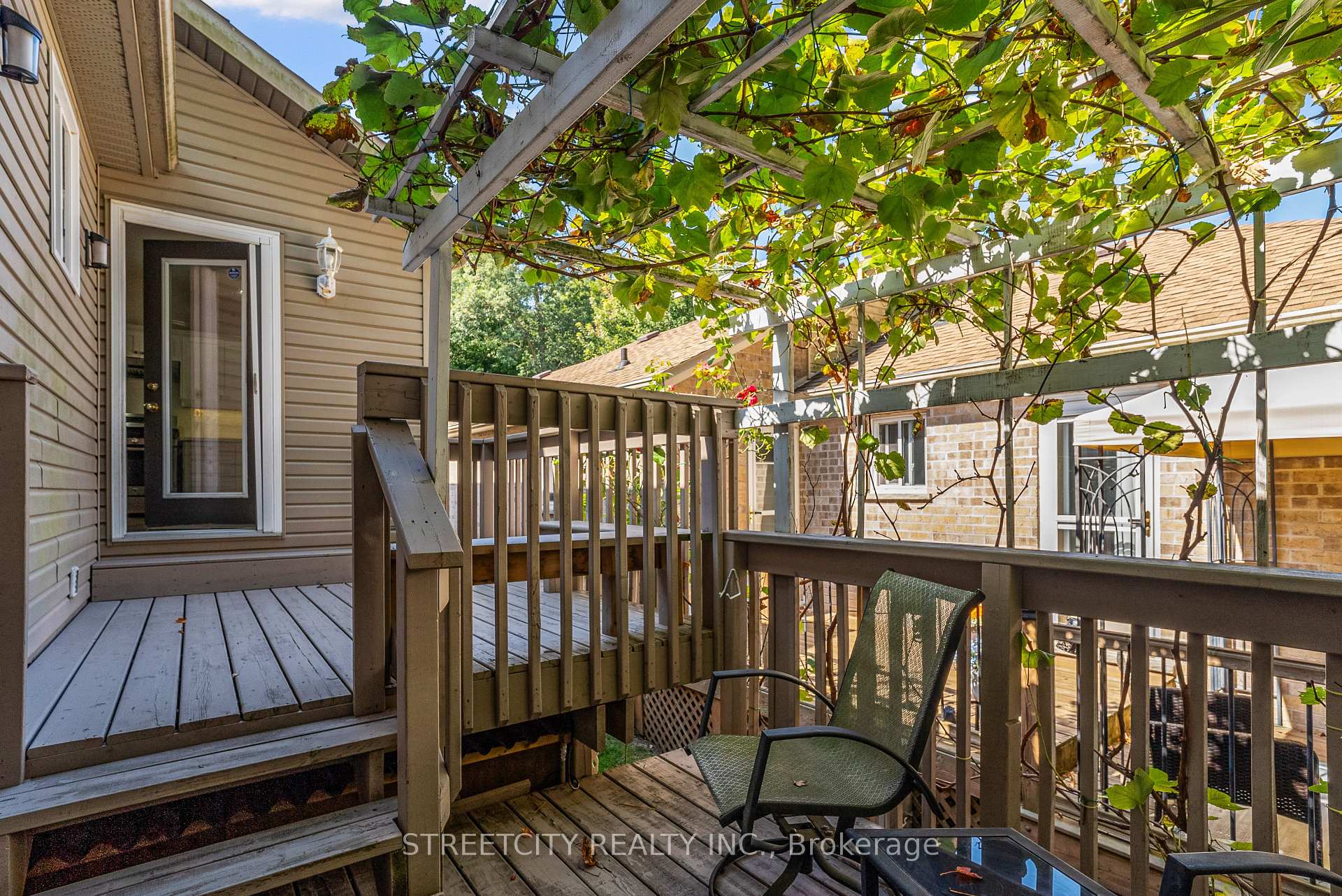 Photo 38 of 131 Bridle Path, Strathroy-Caradoc, SW — HOMEH