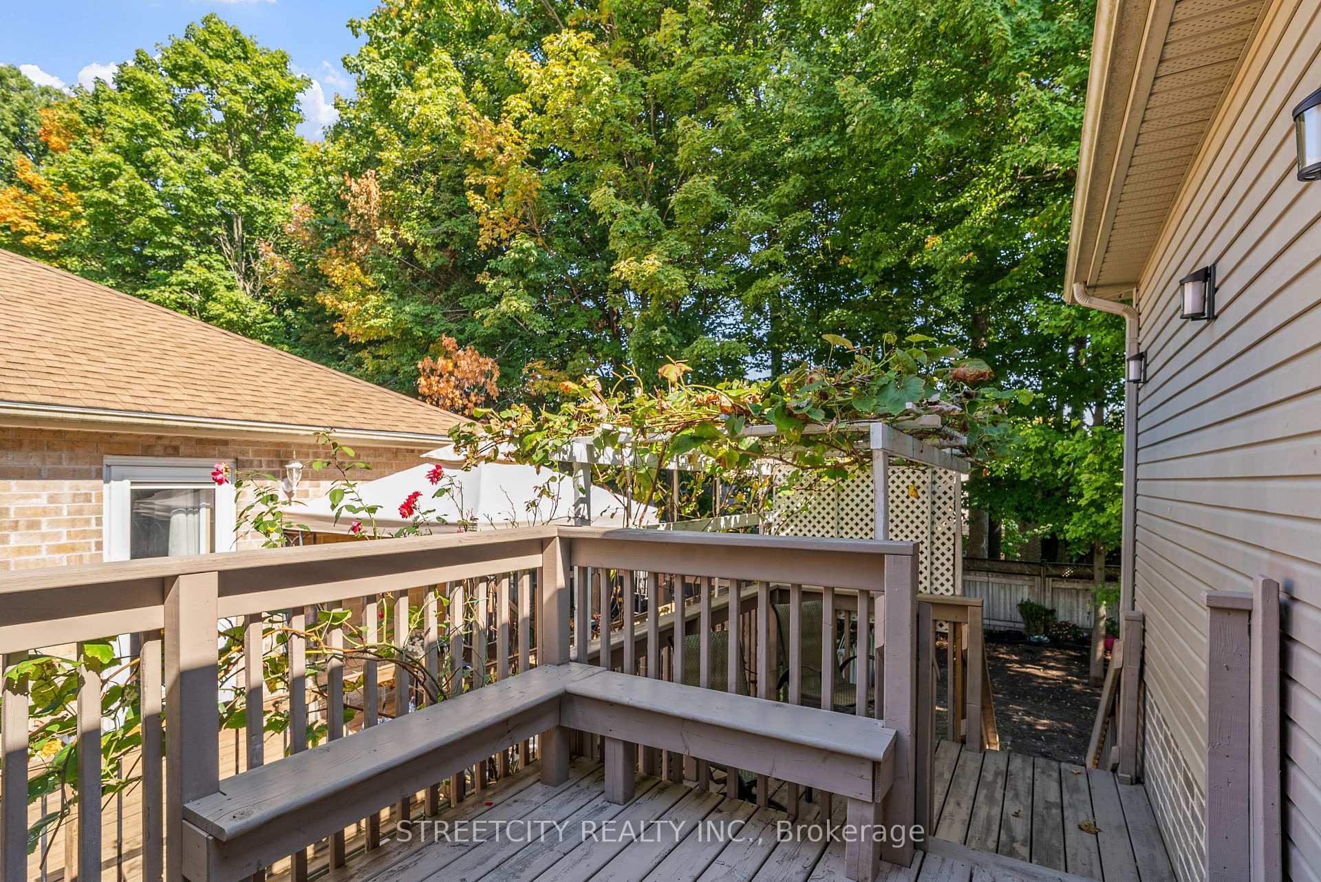Photo 39 of 131 Bridle Path, Strathroy-Caradoc, SW — HOMEH