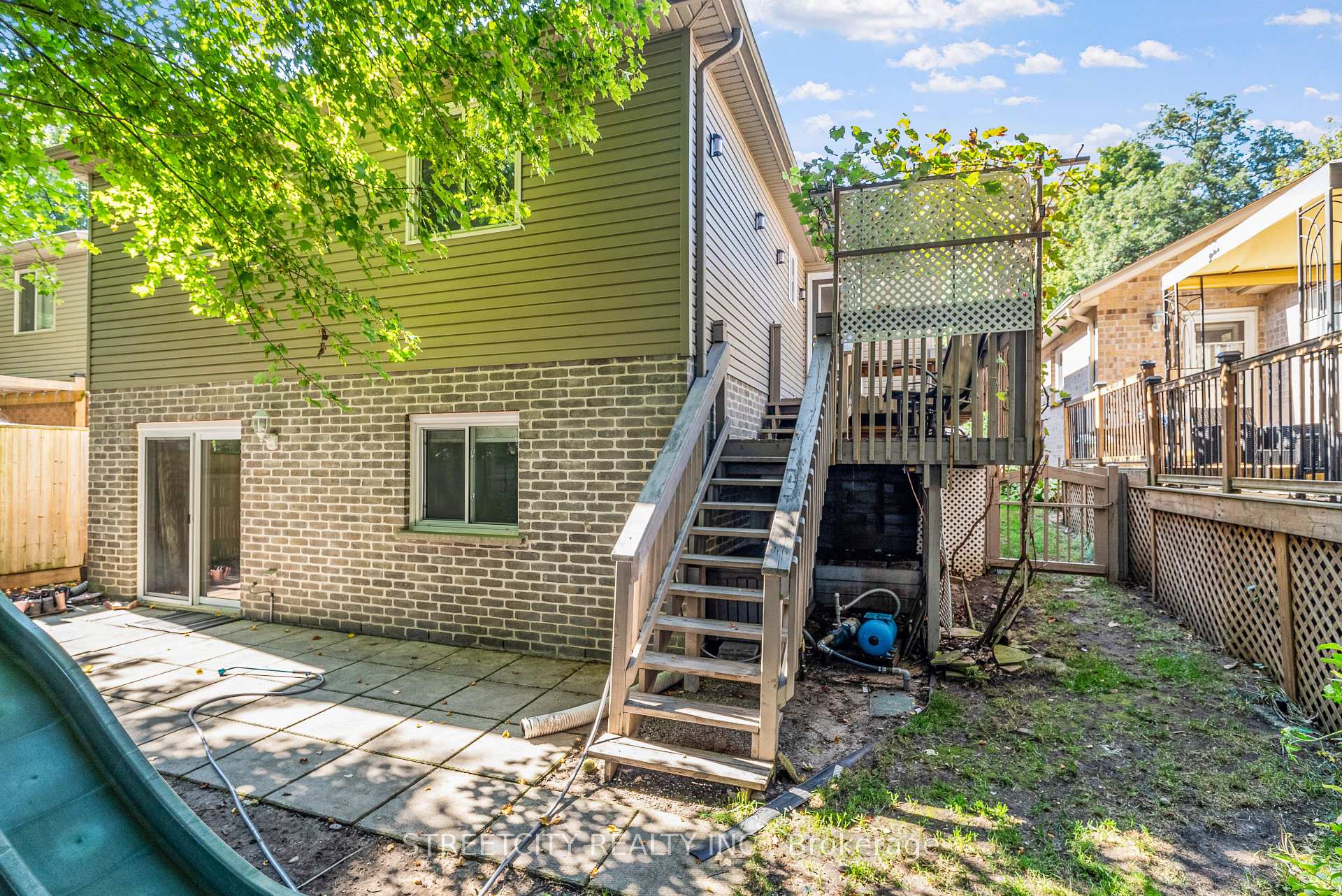 Photo 40 of 131 Bridle Path, Strathroy-Caradoc, SW — HOMEH