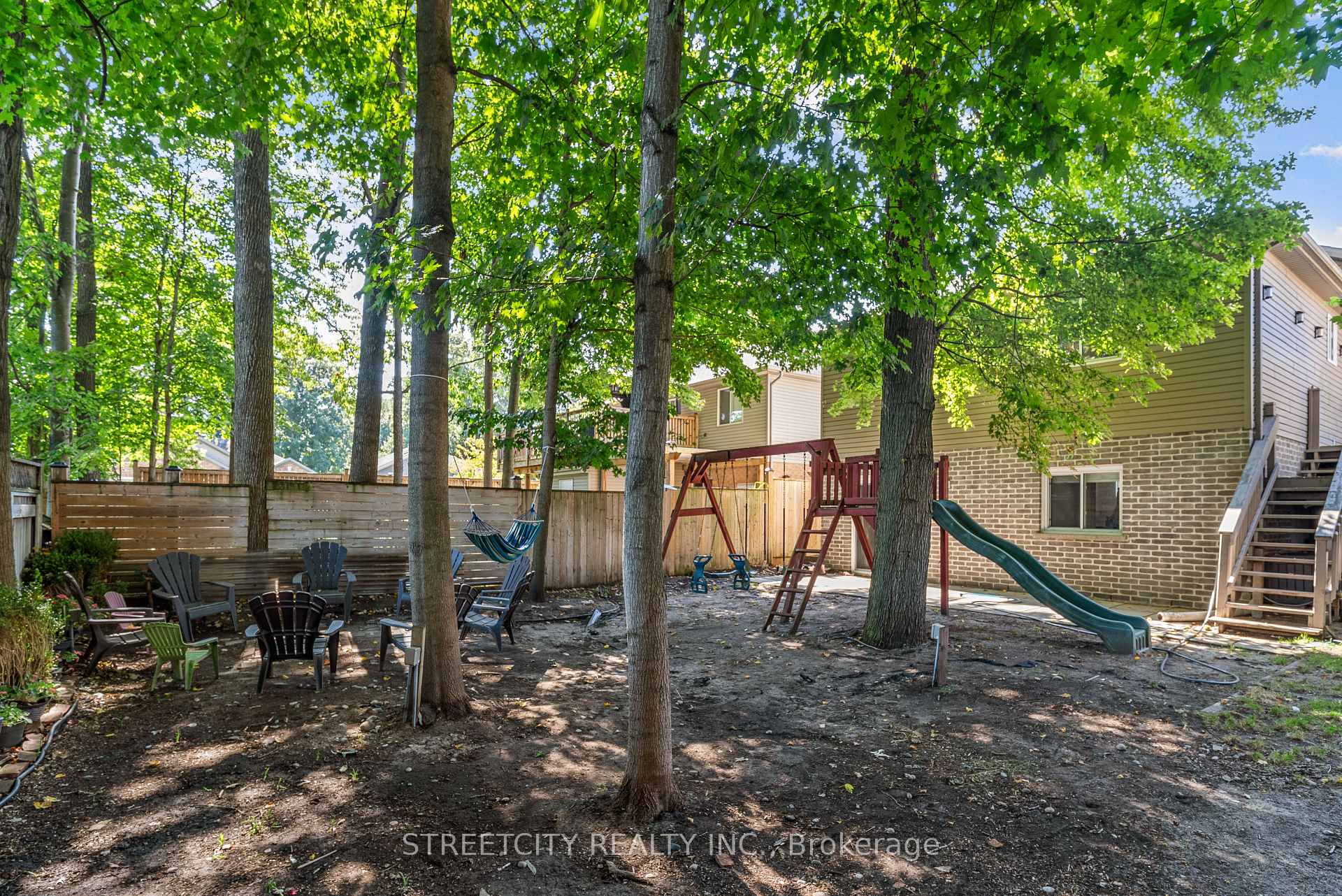 Photo 42 of 131 Bridle Path, Strathroy-Caradoc, SW — HOMEH
