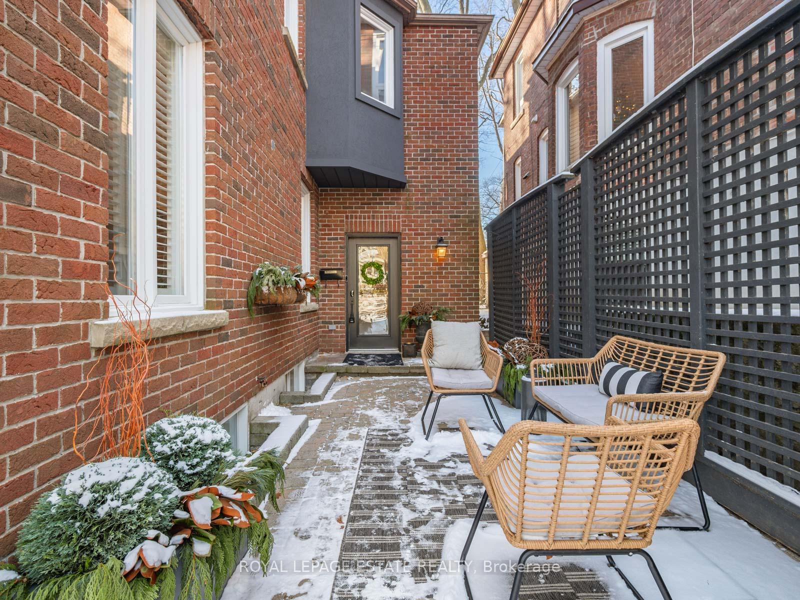 Photo 4 of 136 Silver Birch Avenue, Toronto, The Beaches — HOMEH
