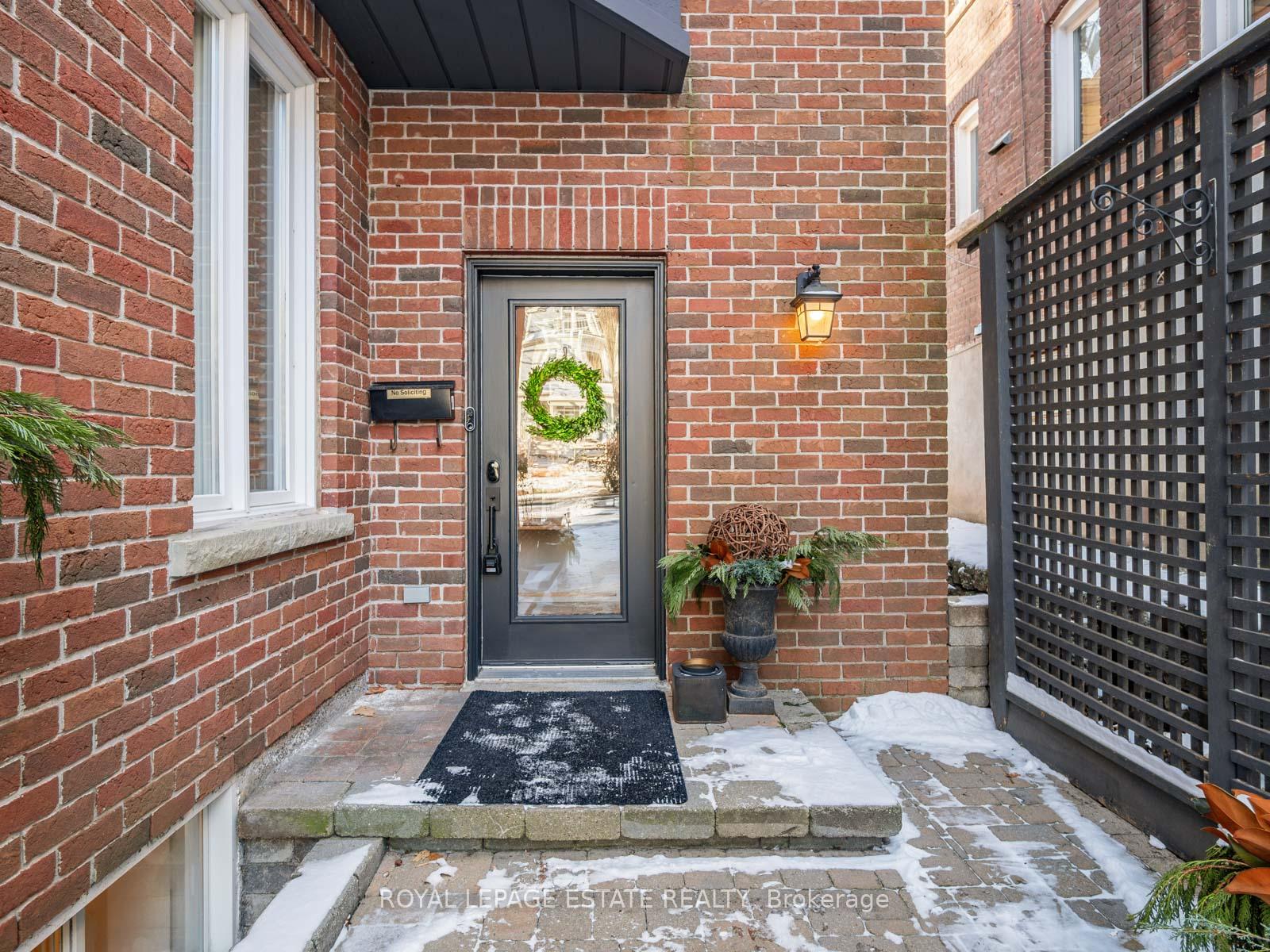 Photo 5 of 136 Silver Birch Avenue, Toronto, The Beaches — HOMEH