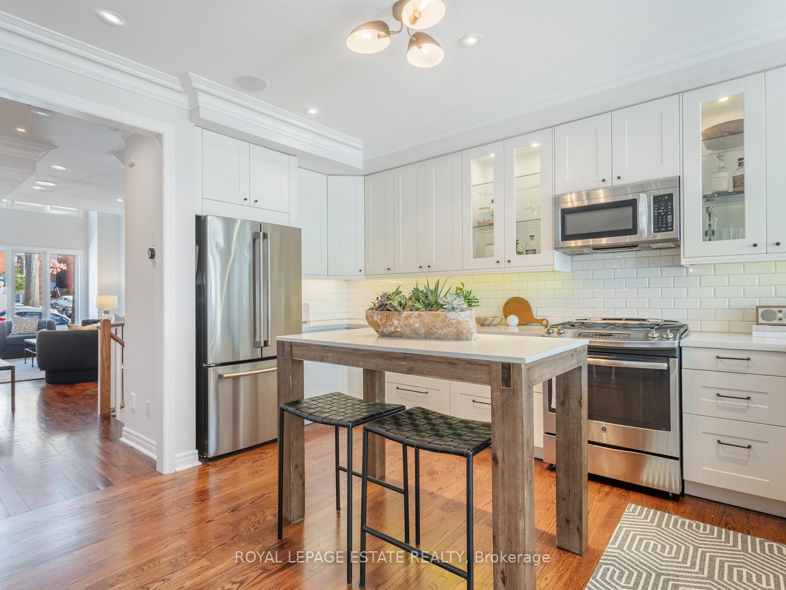 Photo 12 of 136 Silver Birch Avenue, Toronto, The Beaches — HOMEH