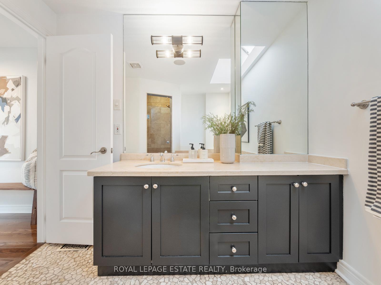 Photo 28 of 136 Silver Birch Avenue, Toronto, The Beaches — HOMEH