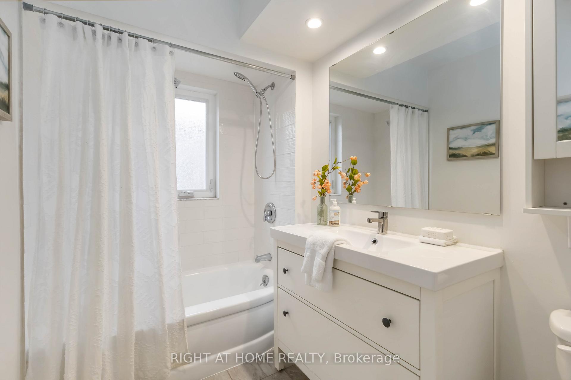 Photo 11 of 306 Strathmore Boulevard, Toronto, Danforth — HOMEH