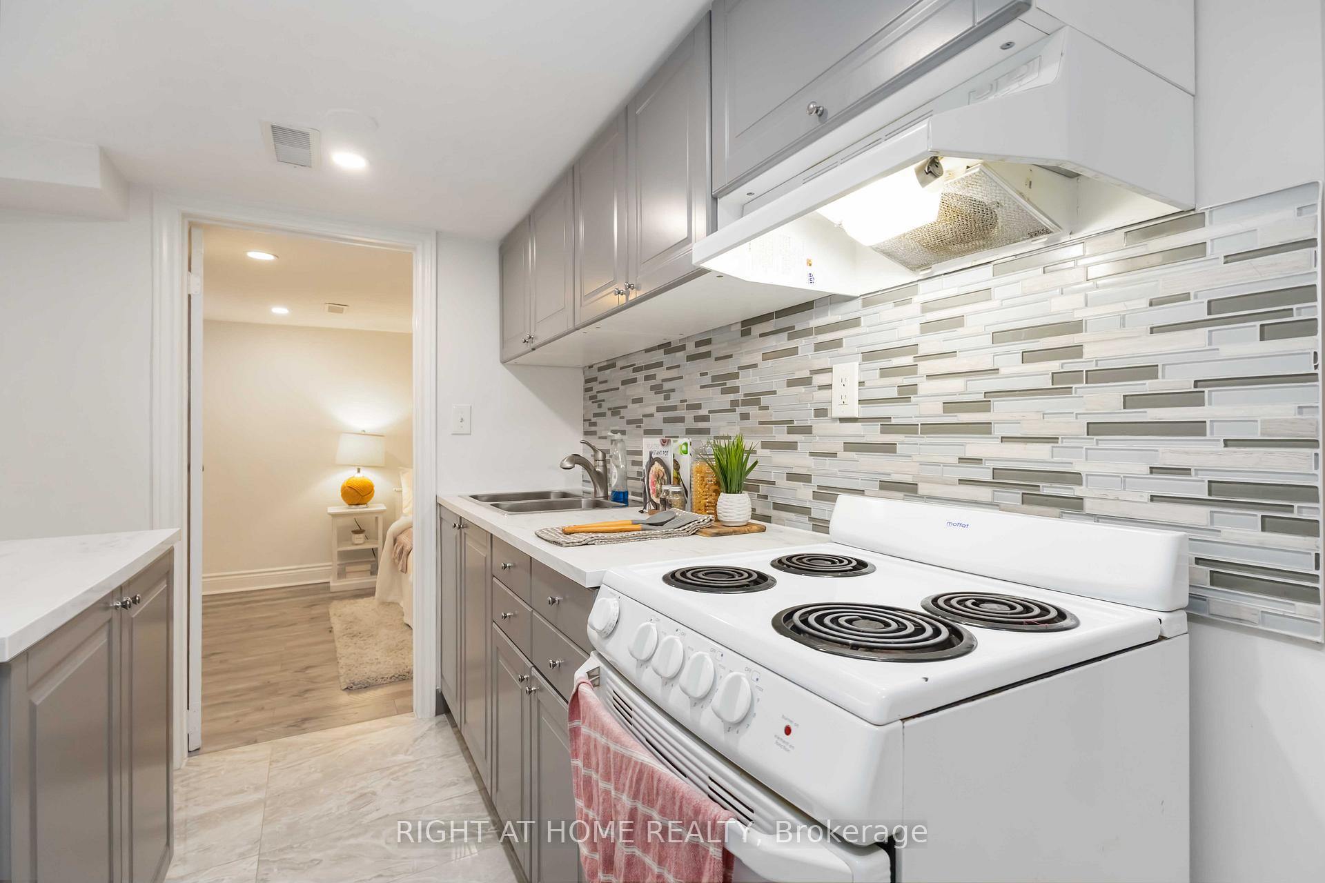 Photo 27 of 306 Strathmore Boulevard, Toronto, Danforth — HOMEH