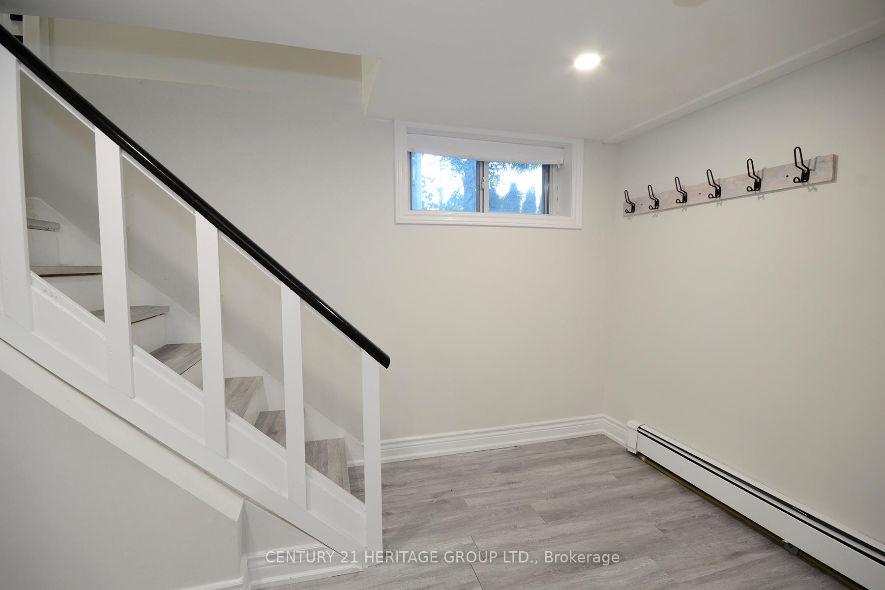 Photo 5 of Unit Lower, 287 Cedarvale Avenue, Toronto, Woodbine-Lumsden — HOMEH