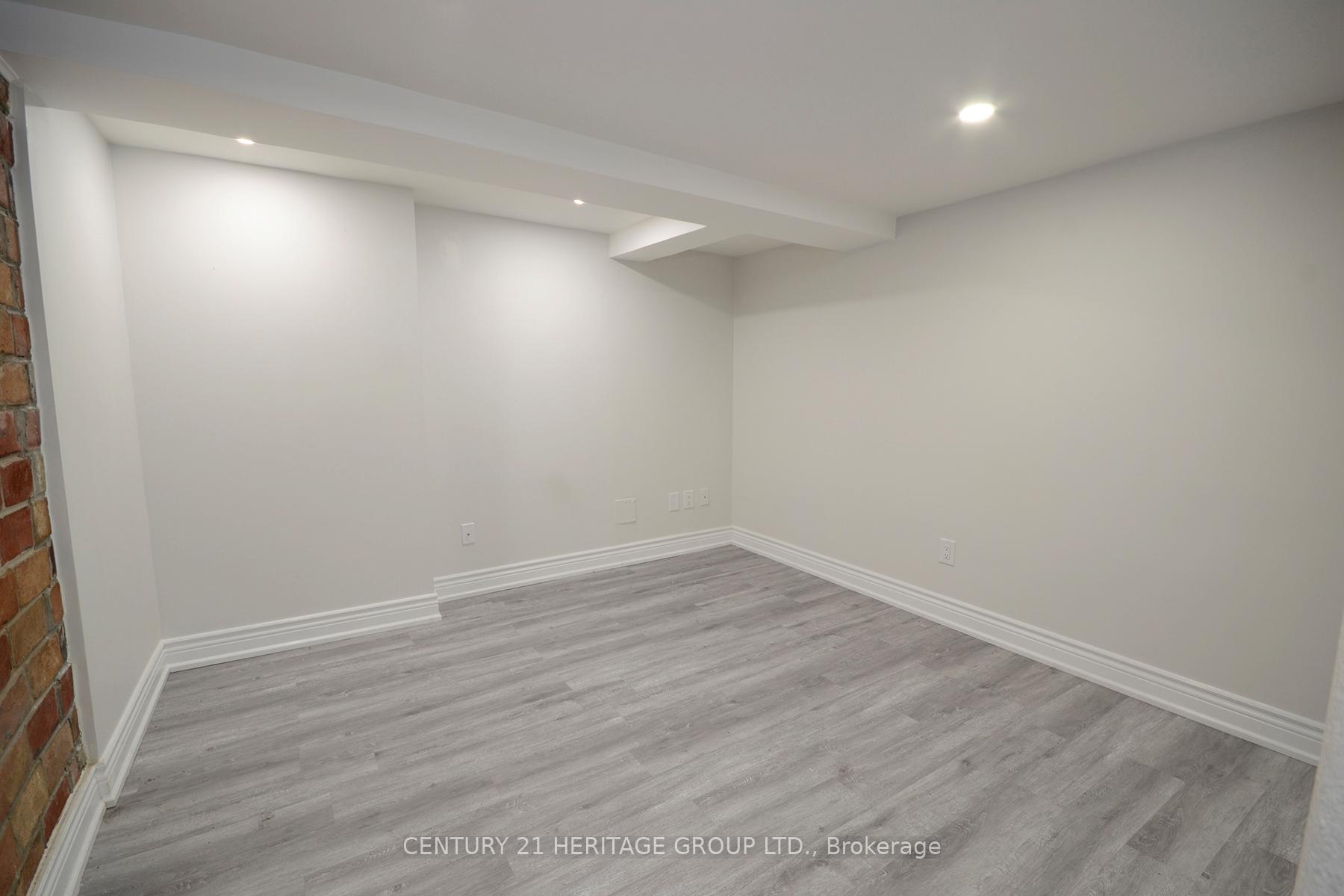 Photo 10 of Unit Lower, 287 Cedarvale Avenue, Toronto, Woodbine-Lumsden — HOMEH