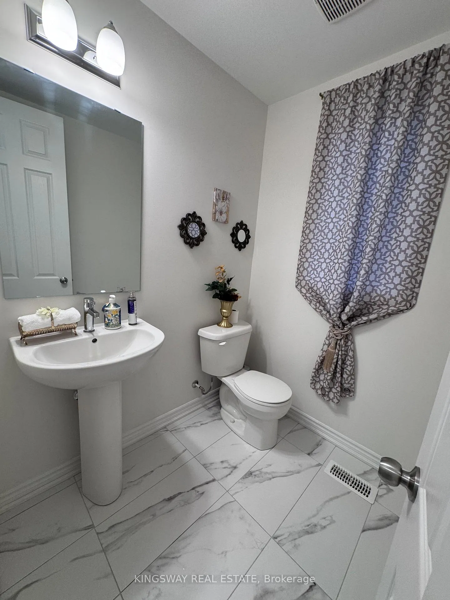 Photo 7 of 30 Moreau Way, Springwater, Minesing — HOMEH