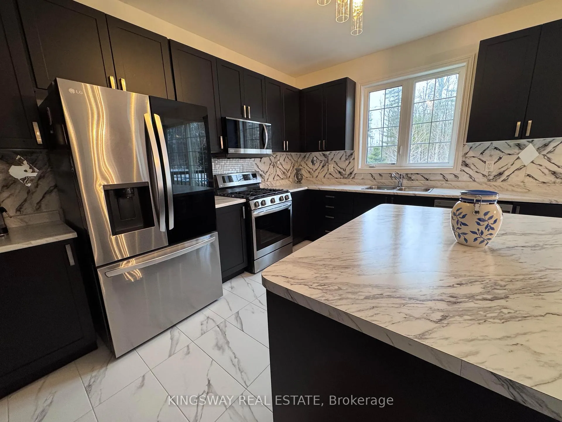 Photo 11 of 30 Moreau Way, Springwater, Minesing — HOMEH
