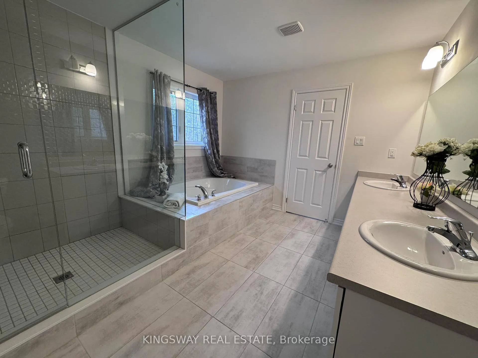 Photo 19 of 30 Moreau Way, Springwater, Minesing — HOMEH