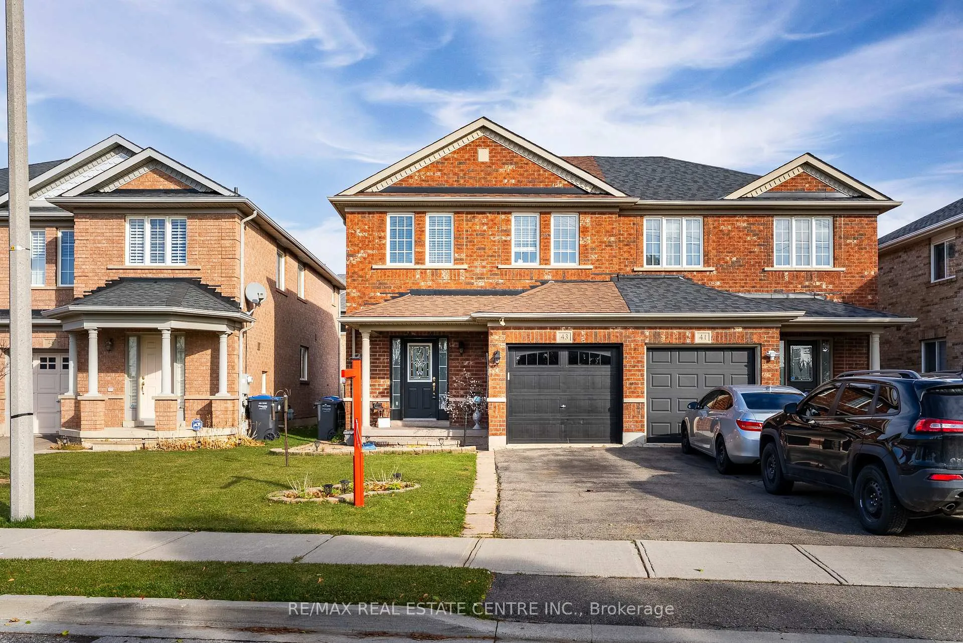 Photo 2 of 43 Lockheed Crescent, Brampton, Fletcher's Meadow — HOMEH