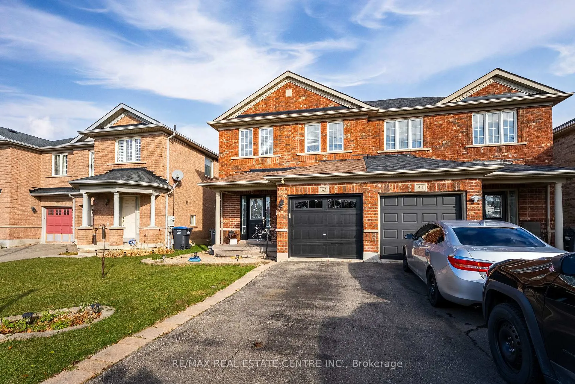 Photo 3 of 43 Lockheed Crescent, Brampton, Fletcher's Meadow — HOMEH