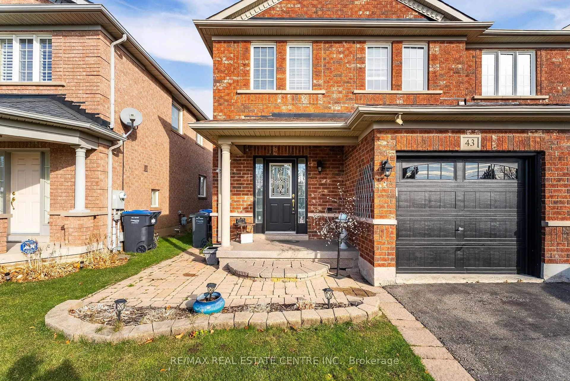 Photo 6 of 43 Lockheed Crescent, Brampton, Fletcher's Meadow — HOMEH