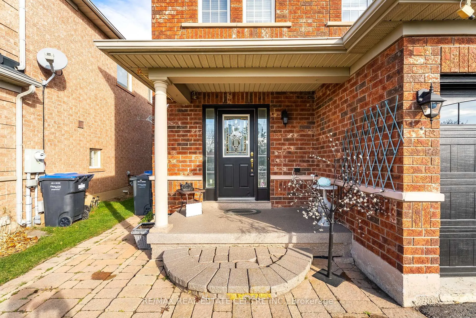 Photo 7 of 43 Lockheed Crescent, Brampton, Fletcher's Meadow — HOMEH
