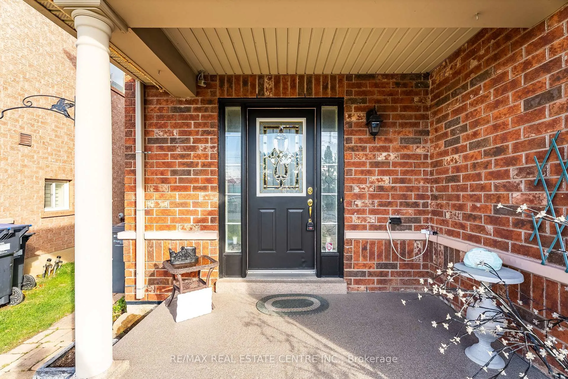 Photo 8 of 43 Lockheed Crescent, Brampton, Fletcher's Meadow — HOMEH