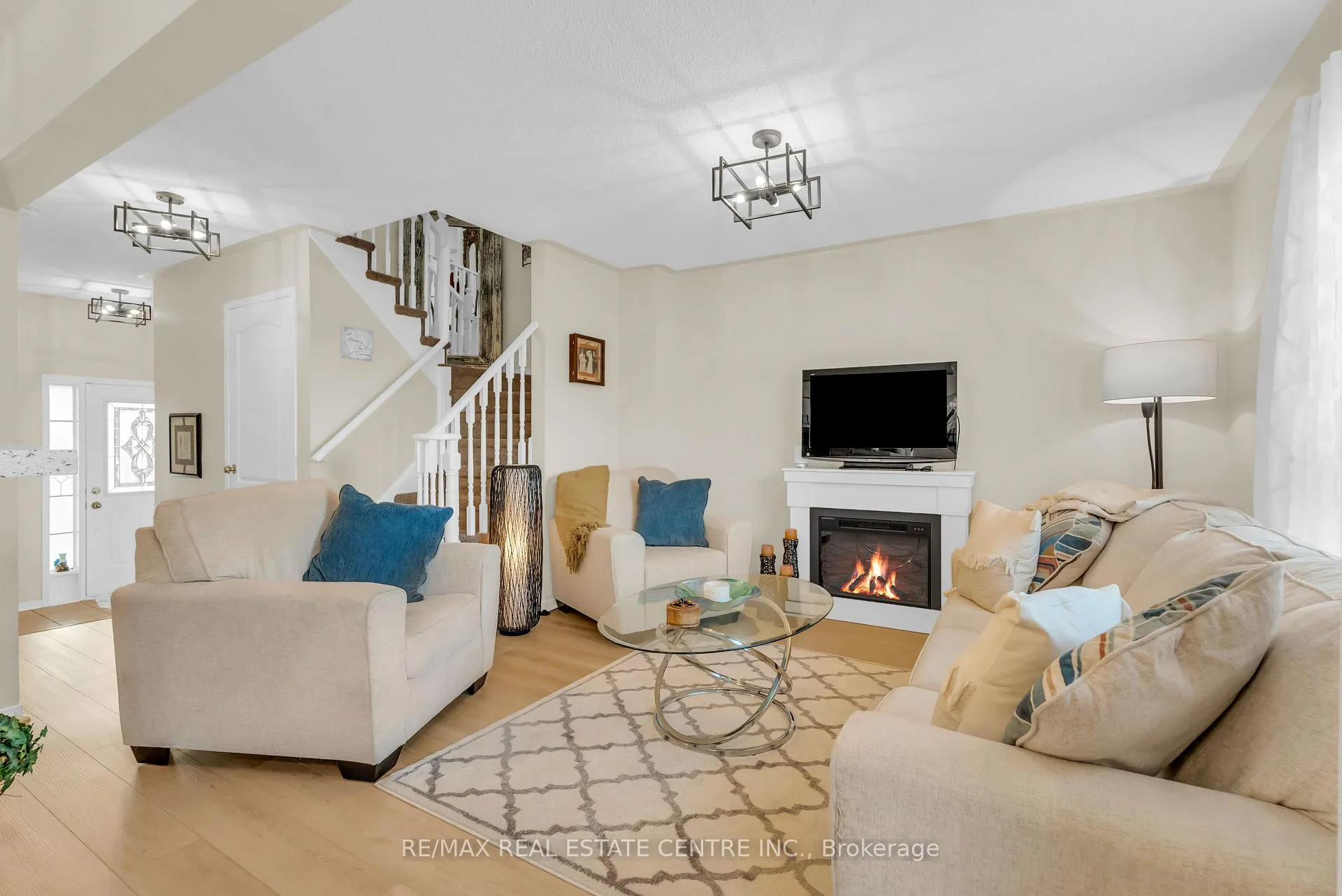 Photo 17 of 43 Lockheed Crescent, Brampton, Fletcher's Meadow — HOMEH