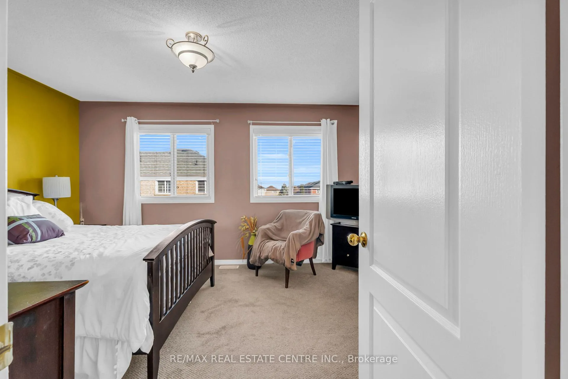 Photo 35 of 43 Lockheed Crescent, Brampton, Fletcher's Meadow — HOMEH