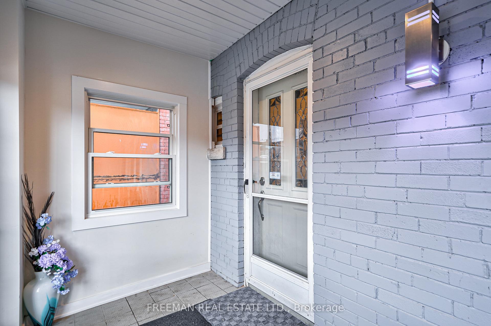 Photo 2 of 1925 Dufferin Street, Toronto, Oakwood Village — HOMEH
