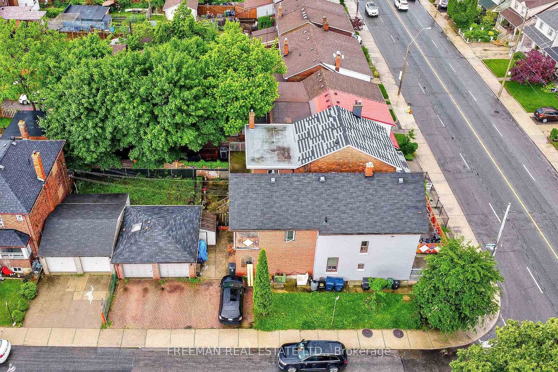 Photo 15 of 1925 Dufferin Street, Toronto, Oakwood Village — HOMEH