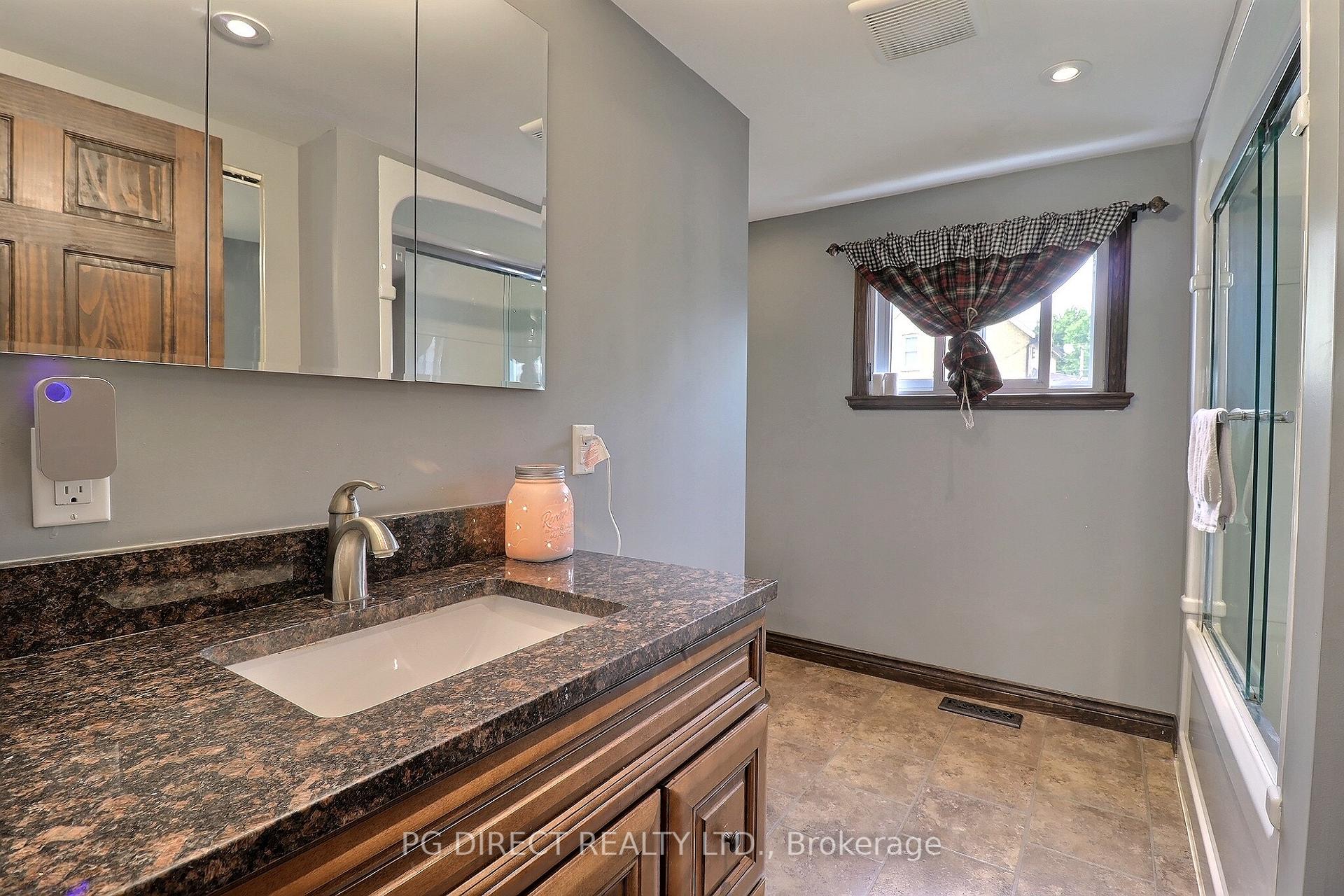 Photo 13 of 597 Brook Street, Strathroy-Caradoc, Melbourne — HOMEH