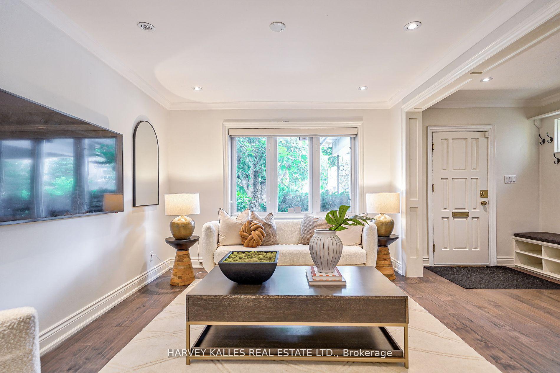 Photo 5 of 106 Gloucester Grove, Toronto, Oakwood Village — HOMEH