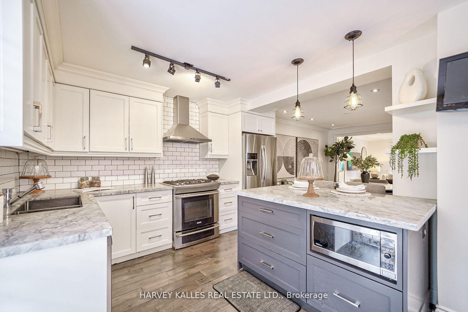 Photo 10 of 106 Gloucester Grove, Toronto, Oakwood Village — HOMEH