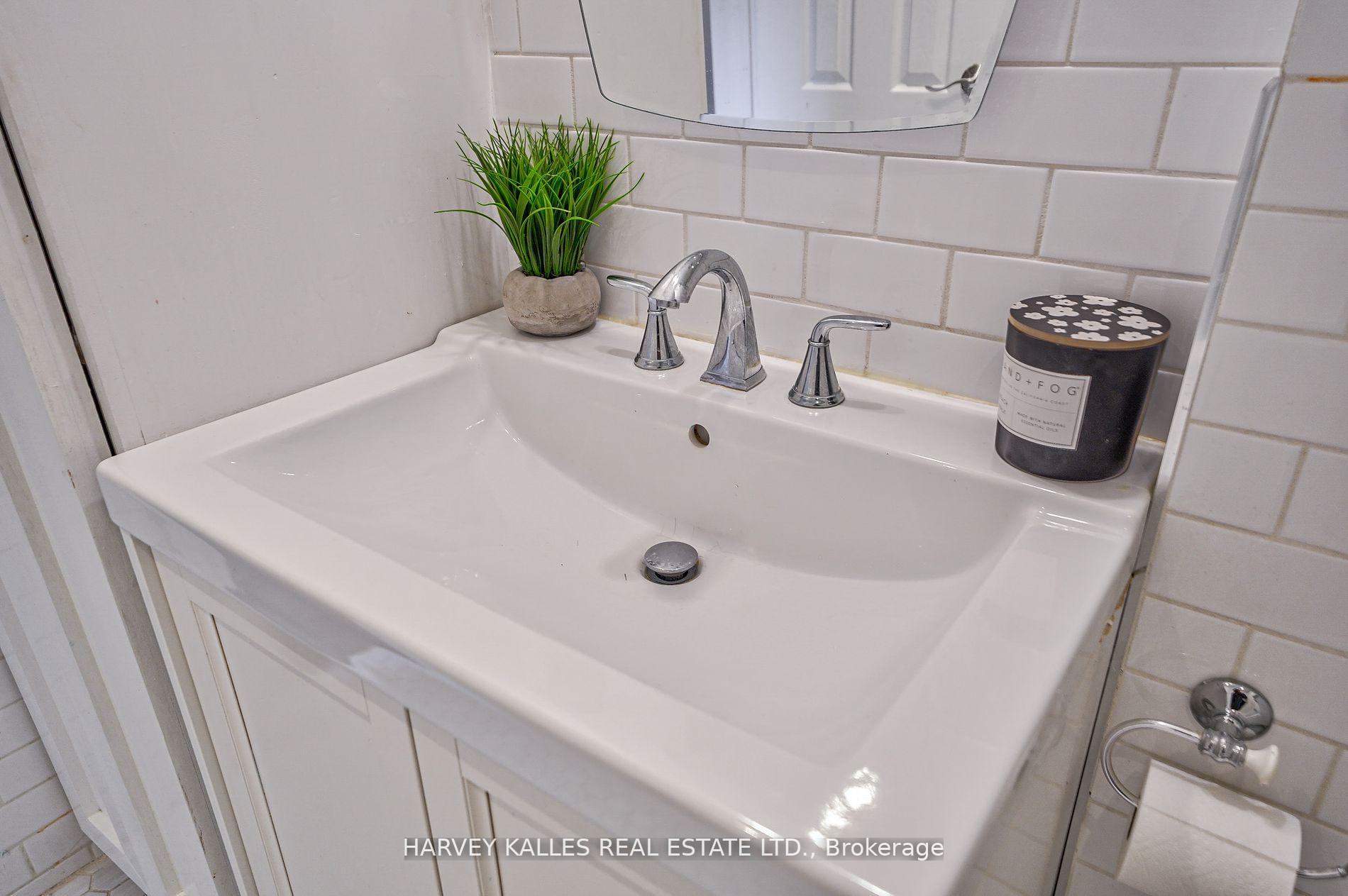 Photo 15 of 106 Gloucester Grove, Toronto, Oakwood Village — HOMEH
