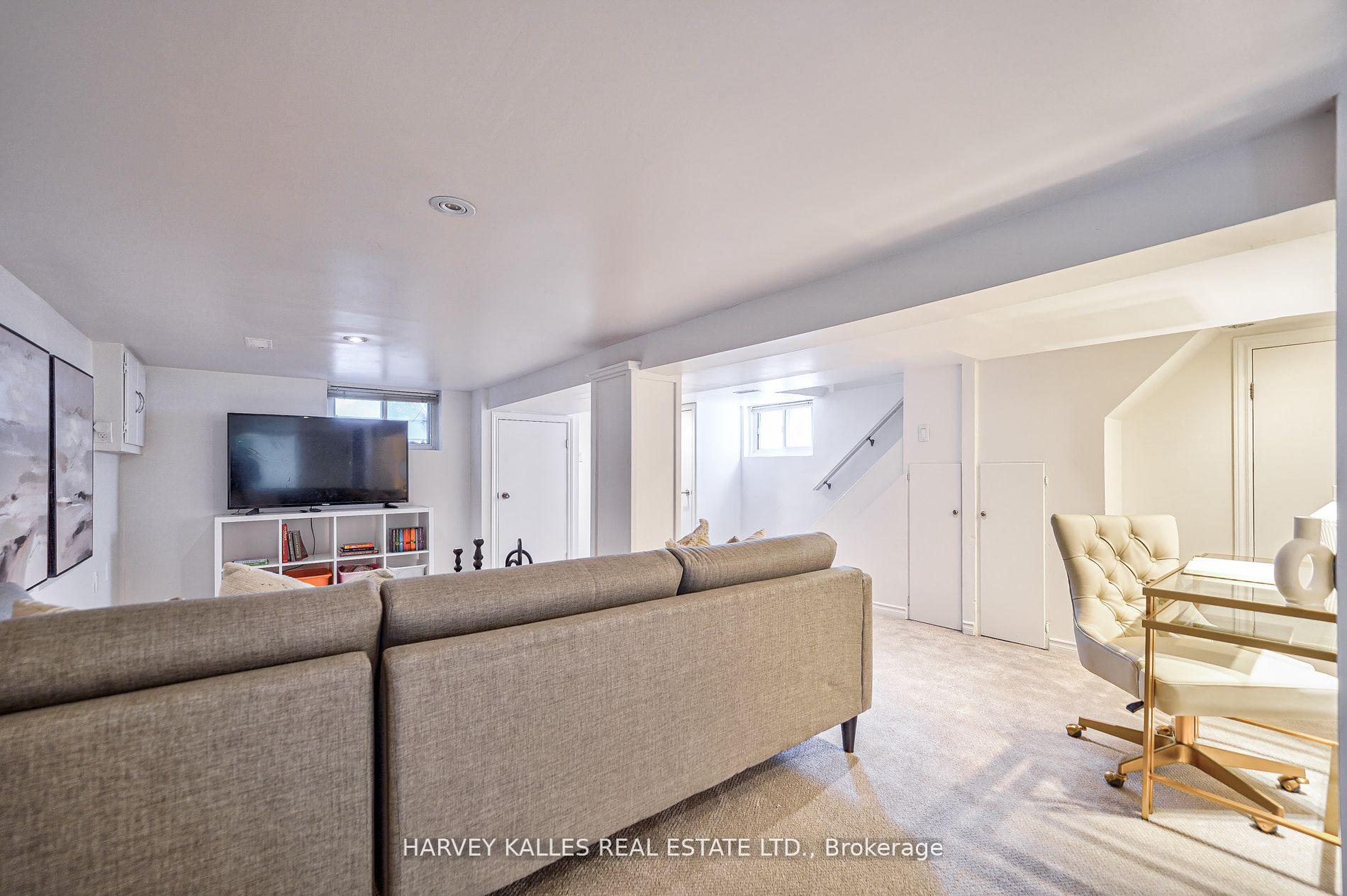 Photo 30 of 106 Gloucester Grove, Toronto, Oakwood Village — HOMEH