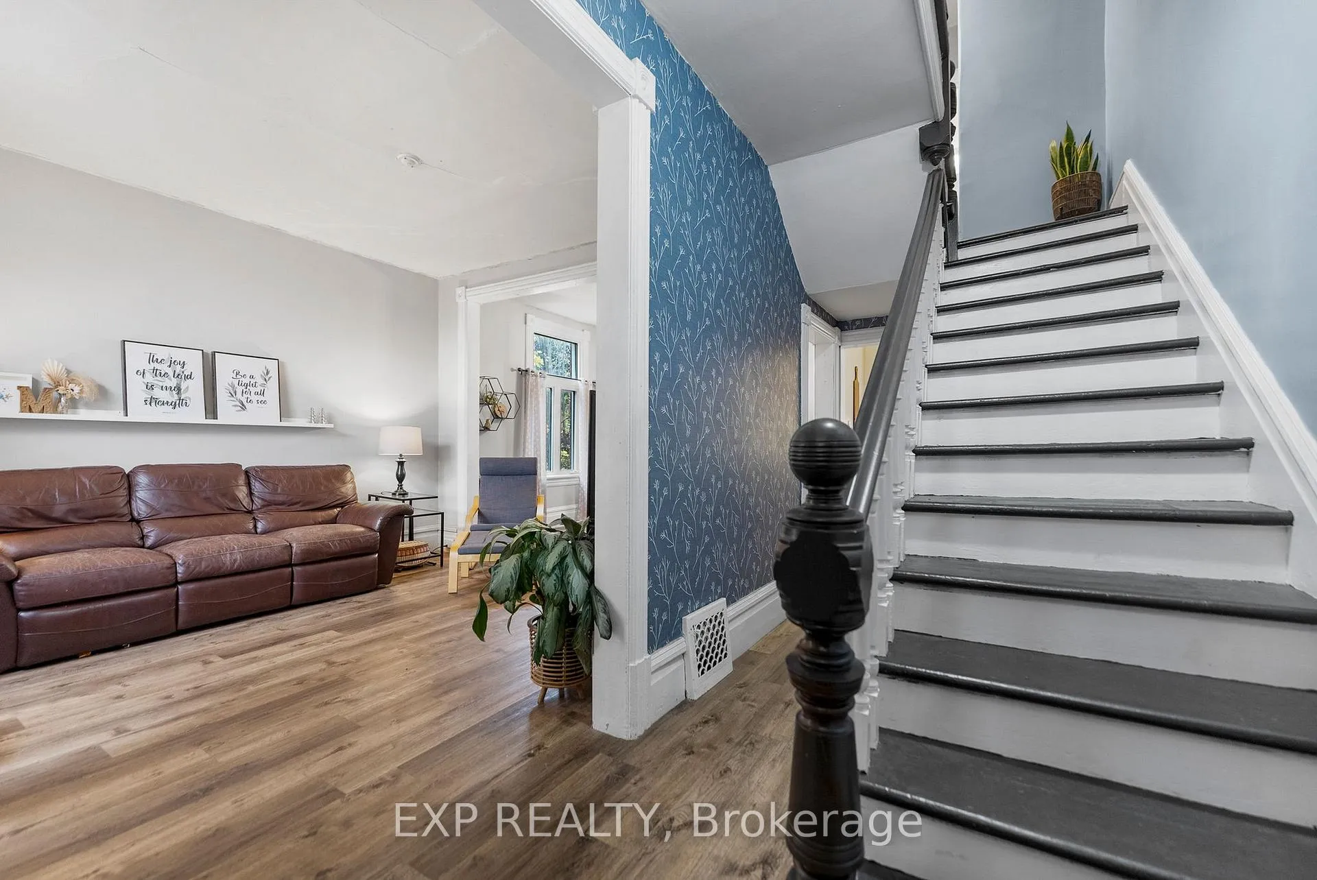 Photo 5 of 70 Munroe Avenue E, Renfrew — HOMEH