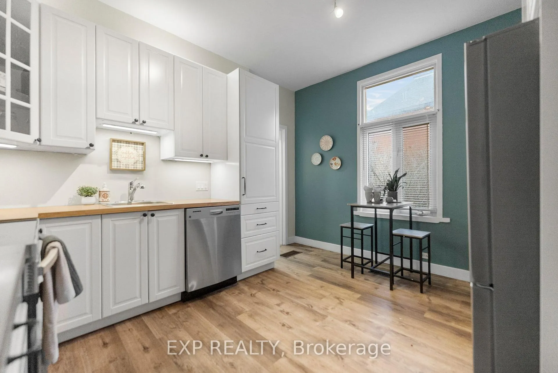 Photo 11 of 70 Munroe Avenue E, Renfrew — HOMEH