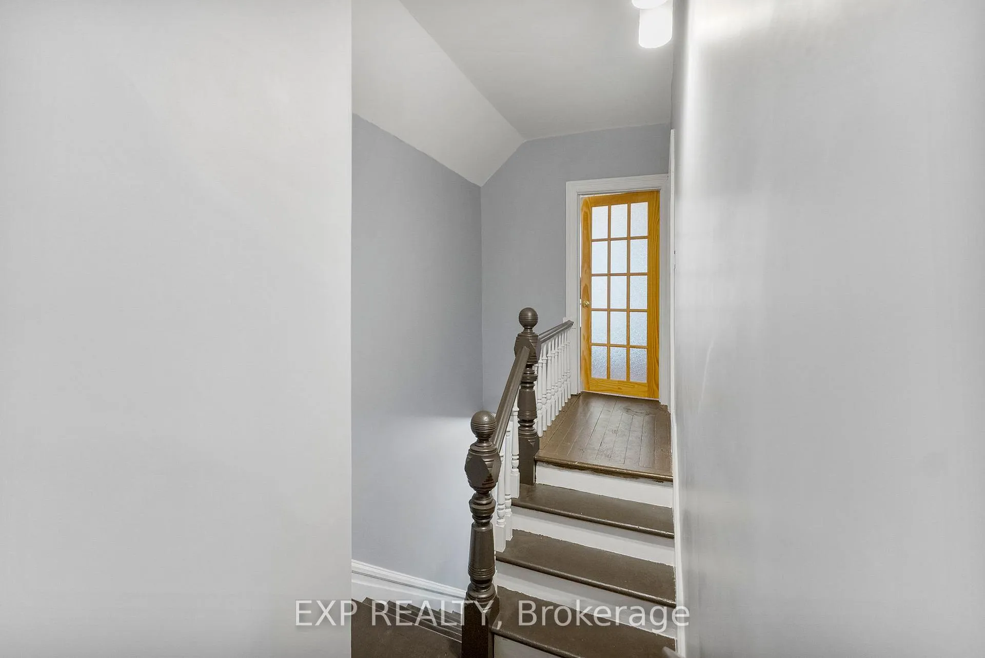 Photo 22 of 70 Munroe Avenue E, Renfrew — HOMEH