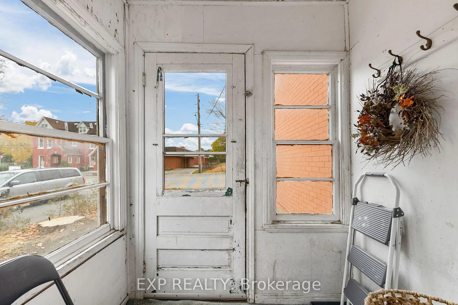Photo 24 of 70 Munroe Avenue E, Renfrew — HOMEH