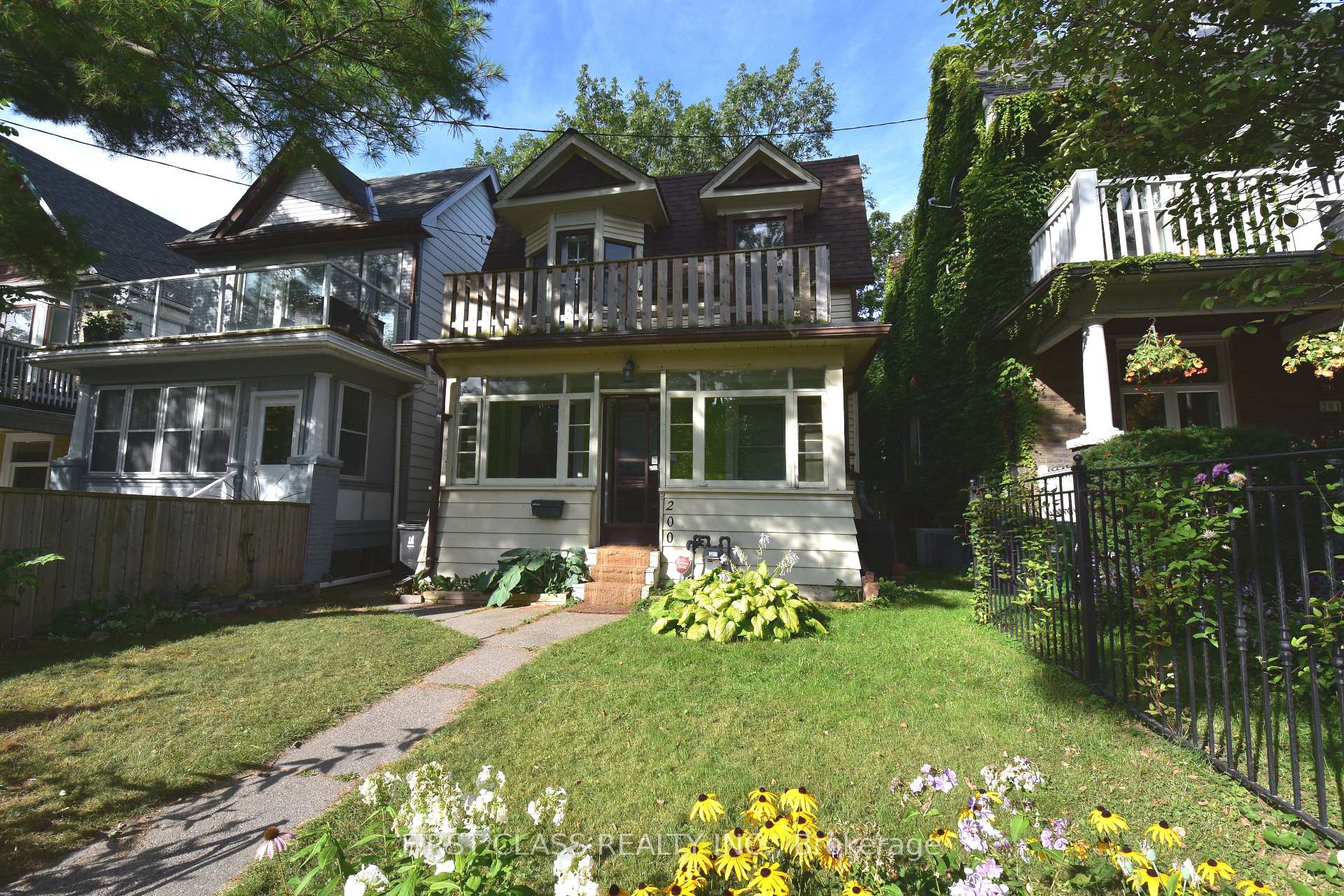 Photo 1 of Unit Upper, 200 Ashdale Avenue, Toronto, Greenwood-Coxwell — HOMEH
