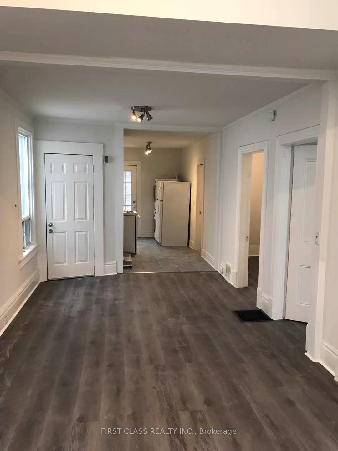 Photo 3 of Unit Upper, 200 Ashdale Avenue, Toronto, Greenwood-Coxwell — HOMEH