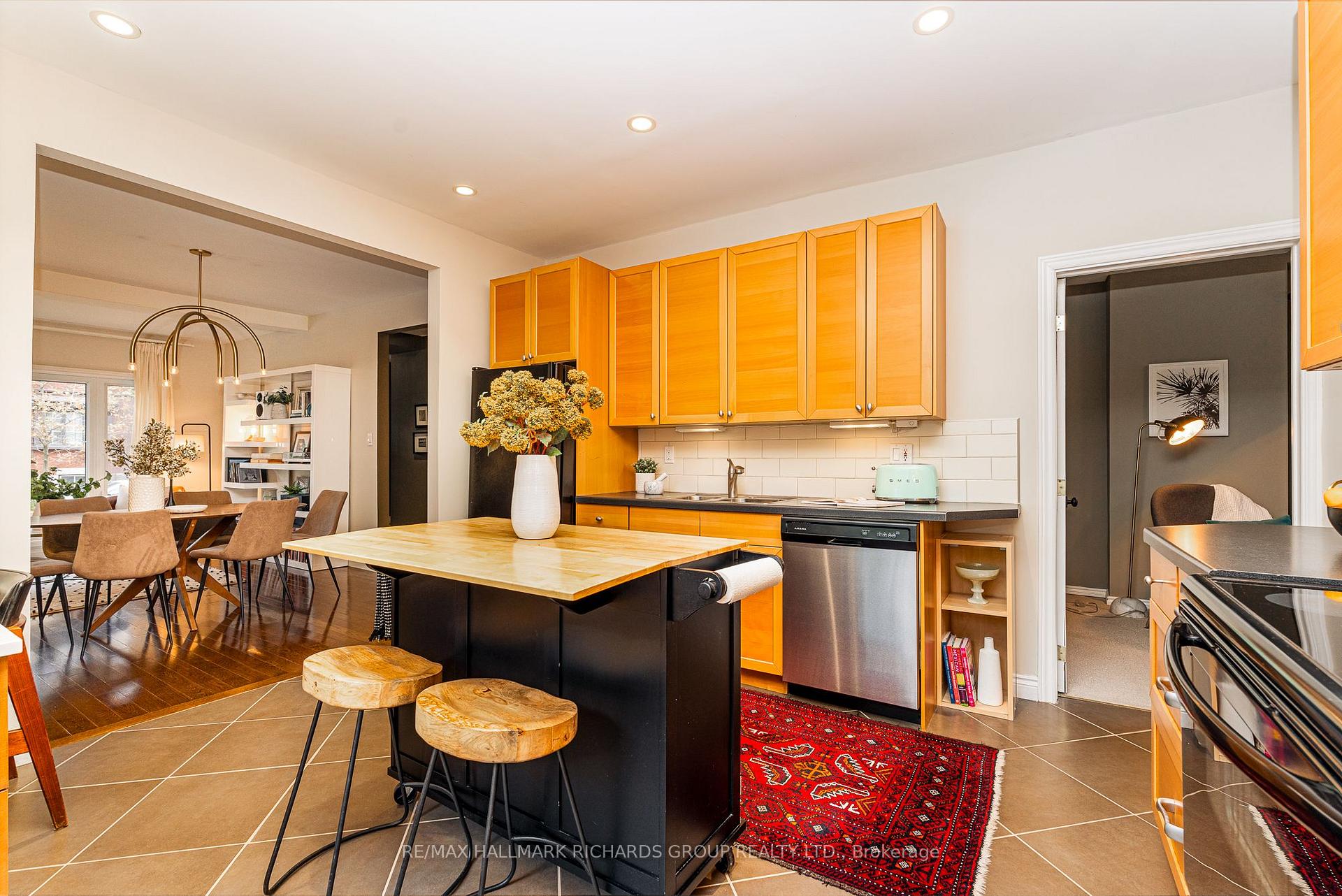 Photo 11 of 48 Lockwood Road, Toronto, The Beaches — HOMEH