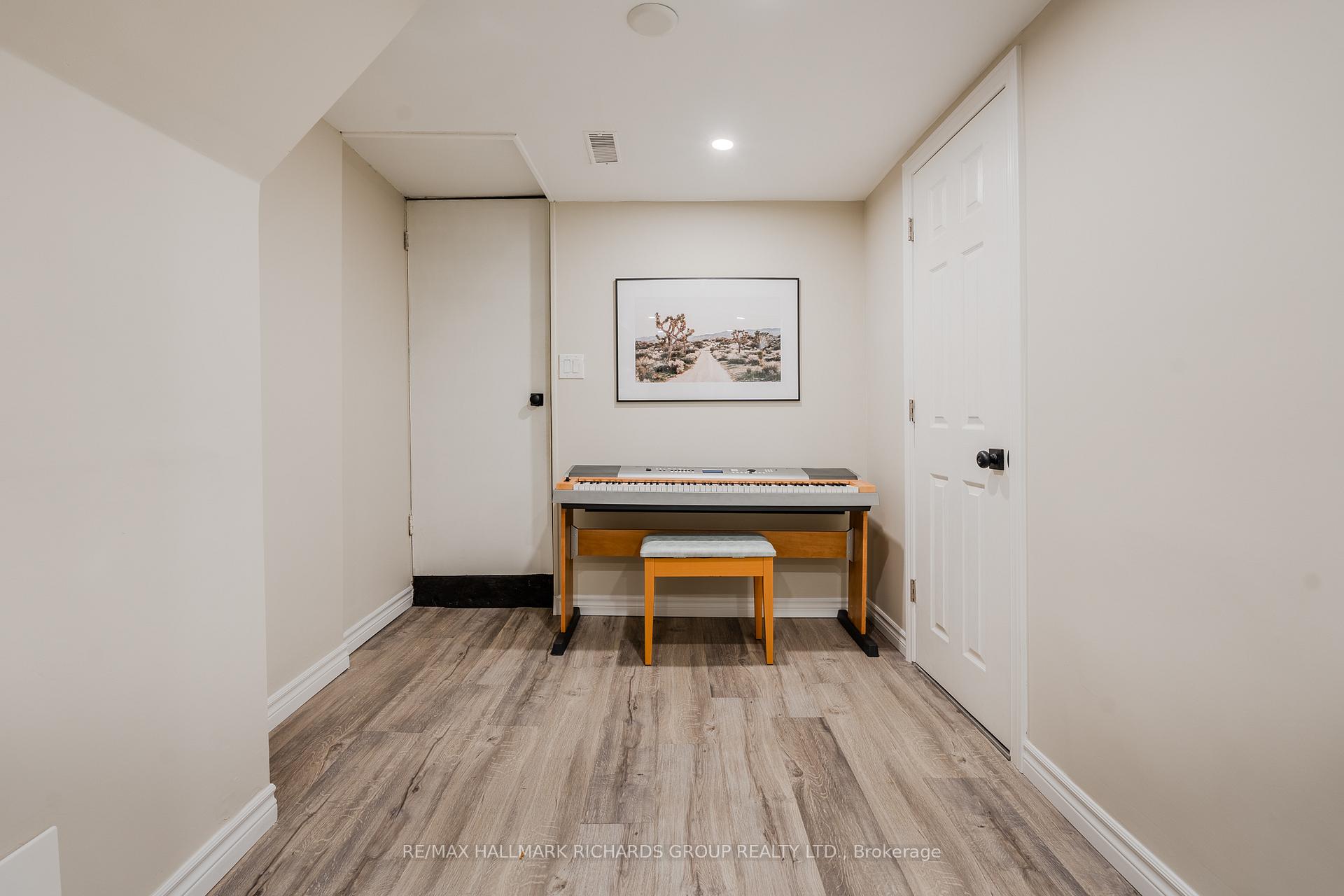 Photo 24 of 48 Lockwood Road, Toronto, The Beaches — HOMEH