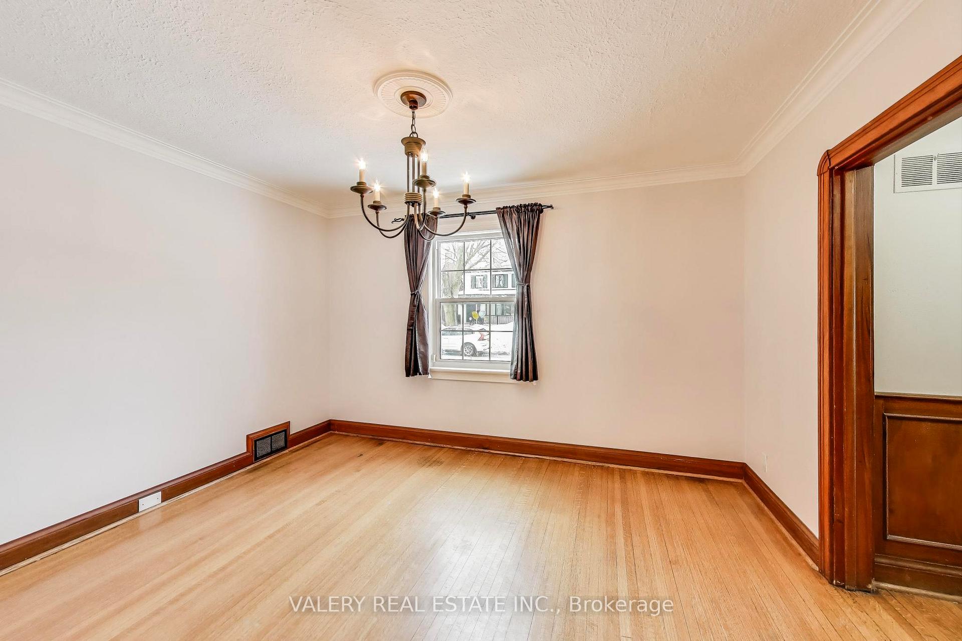 Photo 10 of 117 Whitmore Avenue, Toronto, Forest Hill North — HOMEH