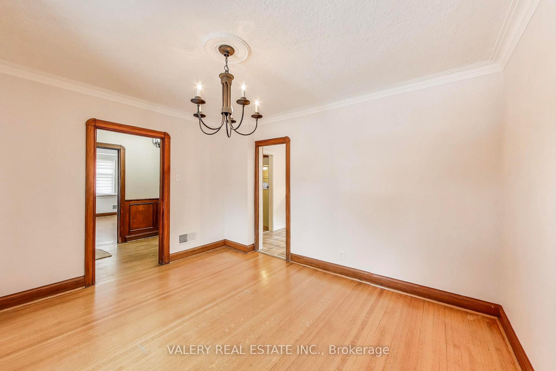 Photo 11 of 117 Whitmore Avenue, Toronto, Forest Hill North — HOMEH
